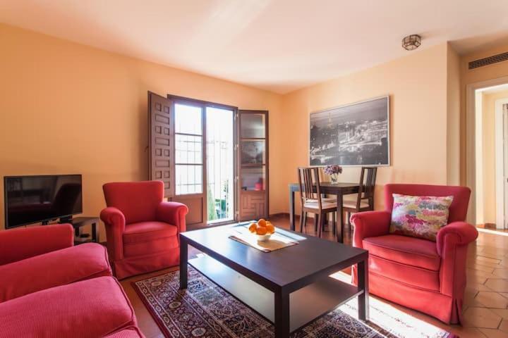 Rg Conde De Ibarra Con Garaje Apartamento Sevilla
